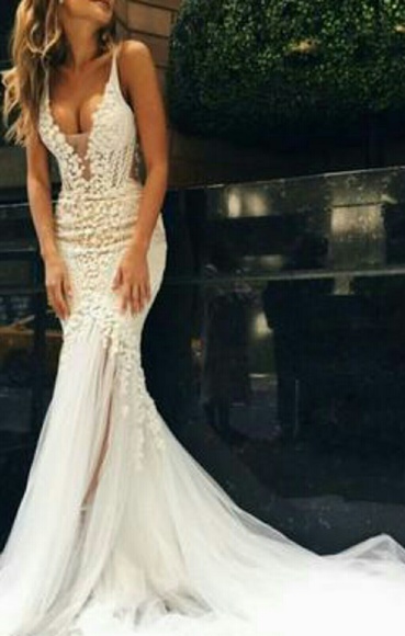 Brand new never worn wedding dress in white - Picture 4 of 4